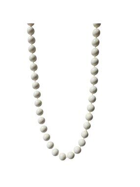 Vintage White Beaded Necklace Classic Minimalist Retro 50s 60s Fashion Jewelry